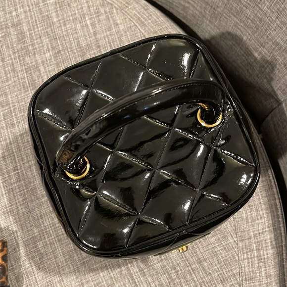 Authentic Chanel vintage vanity bag - Picture 3 of 9